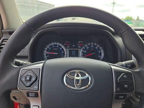 Used 2018 Toyota 4Runner SR5 Premium AWD/4WD image 33