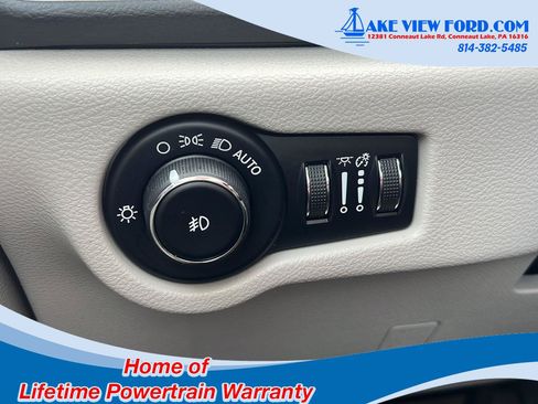 Used 2019 Chrysler Pacifica Touring-L Plus w/ Tire & Wheel Group FWD image 23