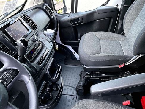 Used 2025 RAM ProMaster 2500 w/ U-Haul Equipment Group FWD image 20