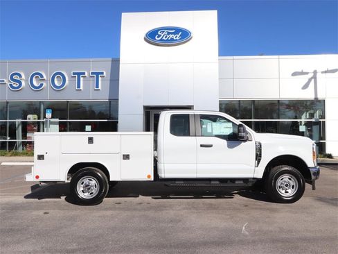 New 2026 Ford F250 XL w/ XL Chrome Package image 17