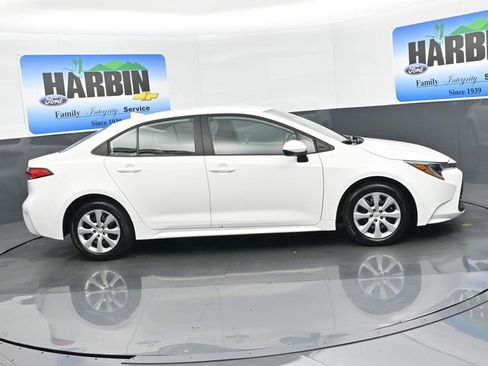 Used 2025 Toyota Corolla LE image 7