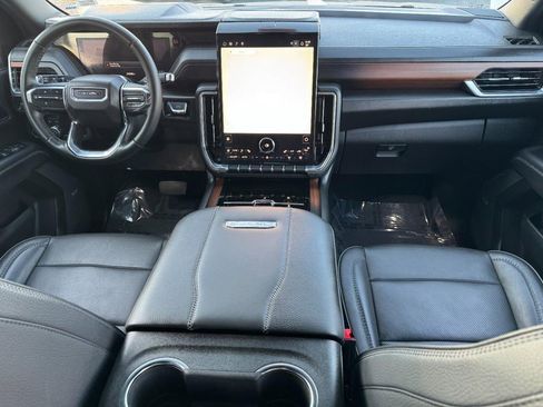 Used 2025 GMC Yukon XL Denali image 15