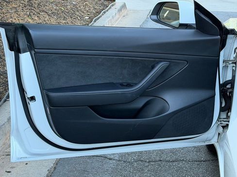 Used 2021 Tesla Model 3 Standard Range Plus image 27