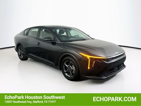 Used 2025 Kia K4 FWD image 1