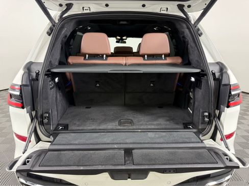 Certified 2024 BMW X7 xDrive40i w/ M Sport Package image 19