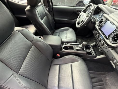 Used 2022 Toyota Tacoma TRD Sport w/ TRD Premium Sport Package AWD/4WD image 44
