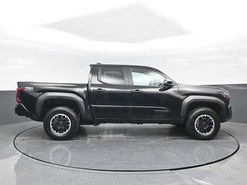 Used 2024 Toyota Tacoma TRD Off-Road image 3
