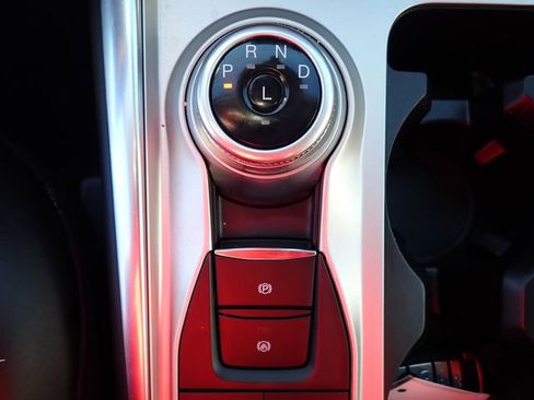 Certified 2022 Ford Explorer XLT w/ Equipment Group 202A image 21