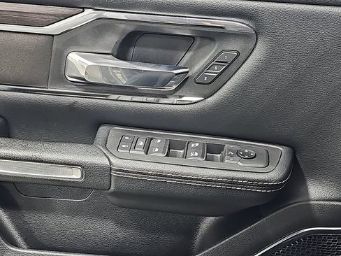 Used 2025 RAM 1500 Laramie AWD/4WD image 29