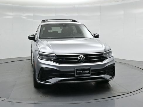 Used 2023 Volkswagen Tiguan SE R-Line FWD image 50