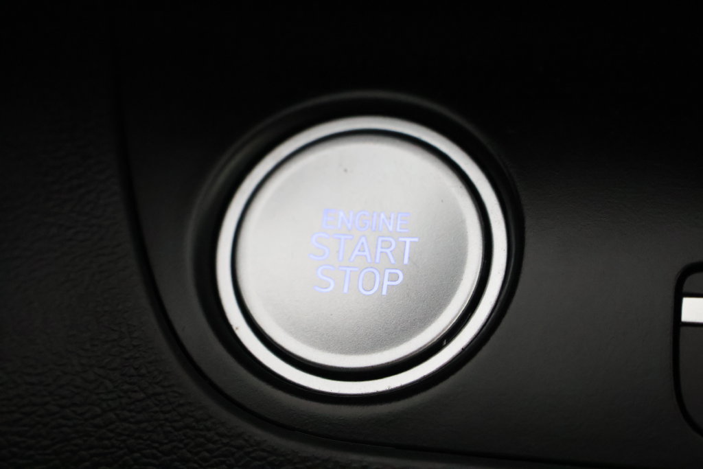 Used 2025 Hyundai Elantra Limited FWD image 17