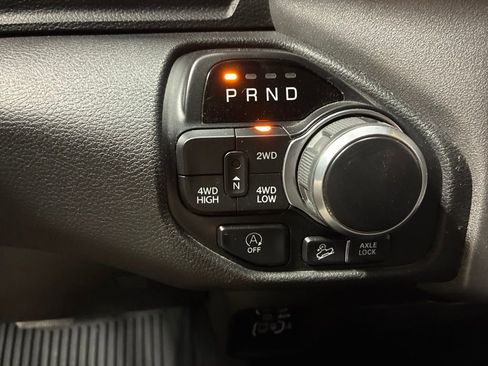 Used 2019 RAM 1500 Tradesman AWD/4WD image 17