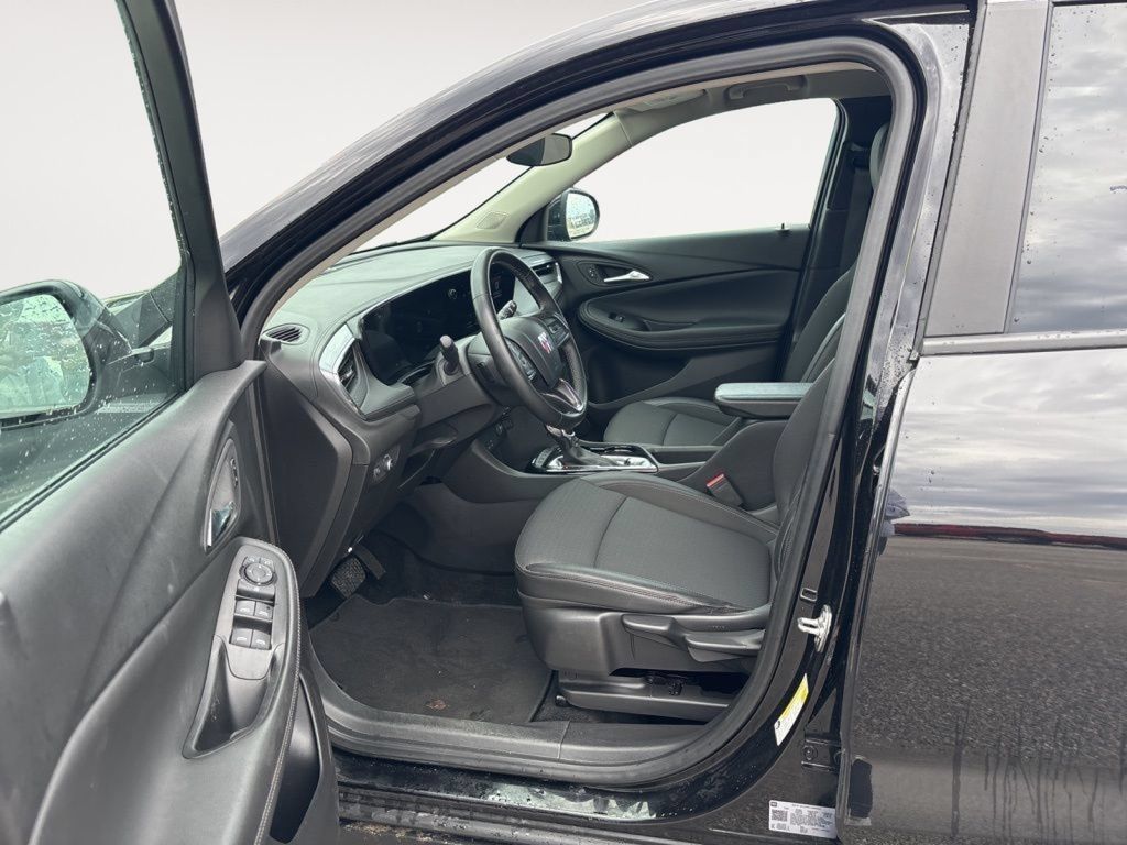 Used 2025 Buick Encore GX Preferred AWD/4WD image 36