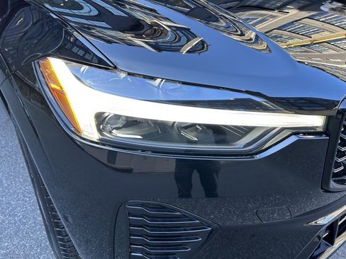 Certified 2025 Volvo XC60 B5 Plus image 5