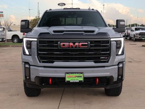 Used 2024 GMC Sierra 2500 AT4 w/ AT4 Premium Plus Package AWD/4WD image 2
