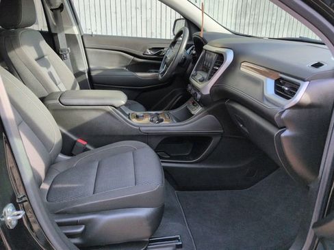 Used 2023 GMC Acadia SLE image 28