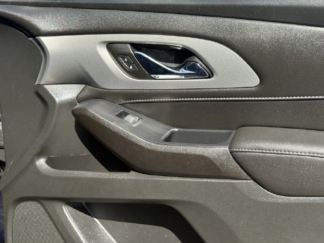 Used 2022 Chevrolet Traverse LT FWD image 26