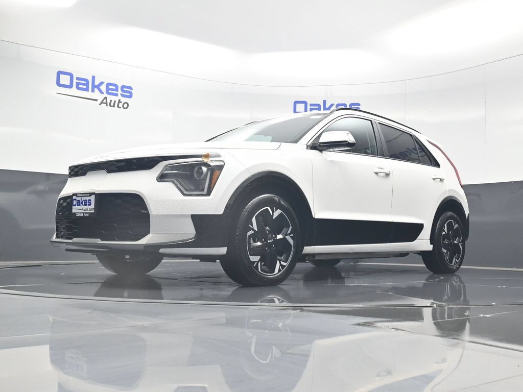 Certified 2024 Kia Niro Wind w/ Wind Preserve Package FWD image 41