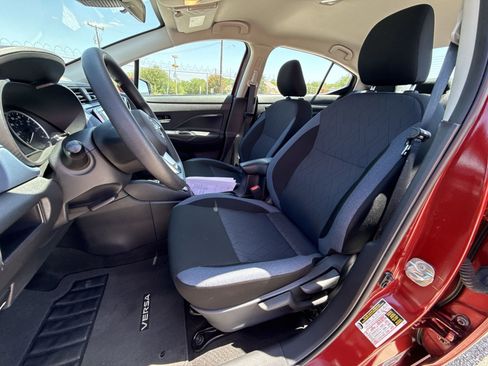 Used 2025 Nissan Versa SV FWD image 13