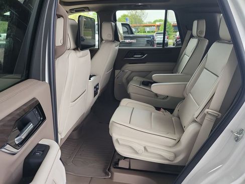 Certified 2025 GMC Yukon Denali w/ Denali Reserve Package AWD/4WD image 25