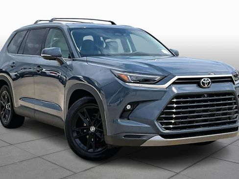 Used 2024 Toyota Grand Highlander Limited image 3
