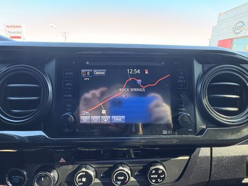 Used 2016 Toyota Tacoma TRD Sport image 22