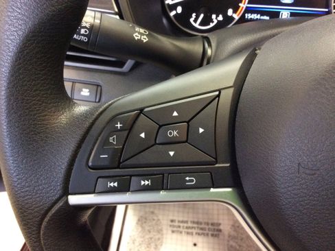 Used 2024 Nissan Altima 2.5 SV image 18