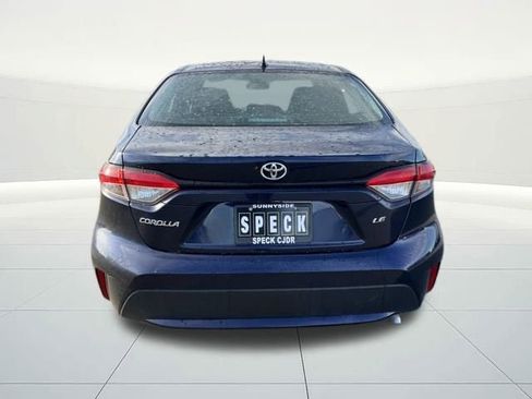 Used 2022 Toyota Corolla LE image 4