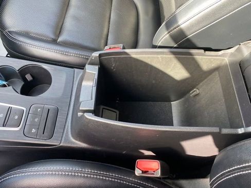 Used 2022 Ford Escape Titanium image 14