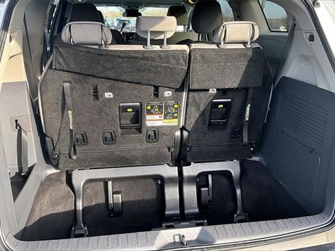 Used 2024 Toyota Sienna LE image 26