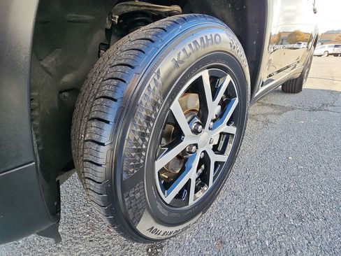 Certified 2024 Jeep Grand Cherokee Limited image 18