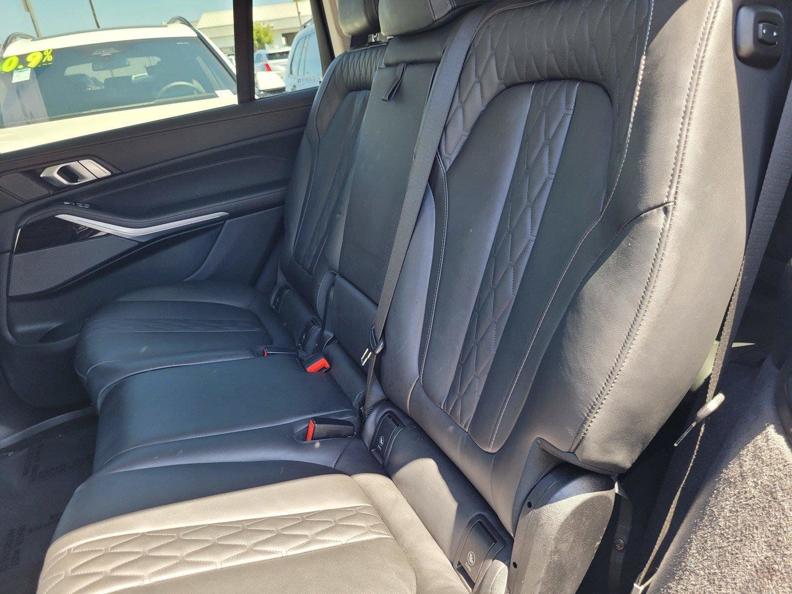 Used 2025 BMW X7 xDrive40i AWD/4WD image 16