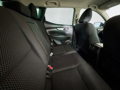 Used 2021 Nissan Rogue Sport S image 25