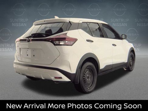 Certified 2024 Nissan Kicks S FWD image 3