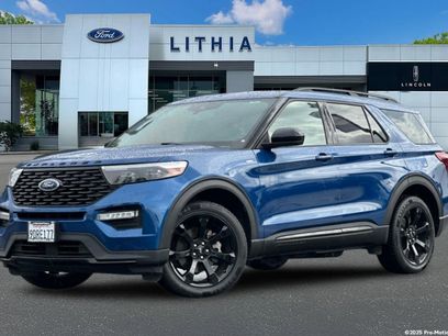Certified 2022 Ford Explorer ST-Line w/ Class IV Trailer Tow Package