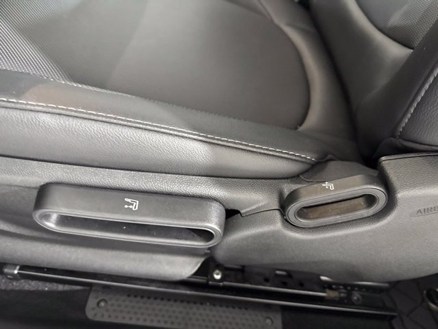 Used 2022 MINI Cooper 2-Door Hardtop FWD image 18