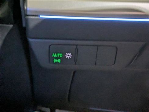 Used 2023 Audi Q4 e-tron Premium Plus w/ Premium Plus image 19