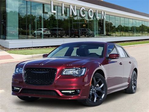Used 2023 Chrysler 300 Touring L w/ Popular Equipment Group image 1