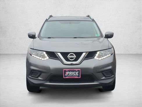 Used 2014 Nissan Rogue SV image 2