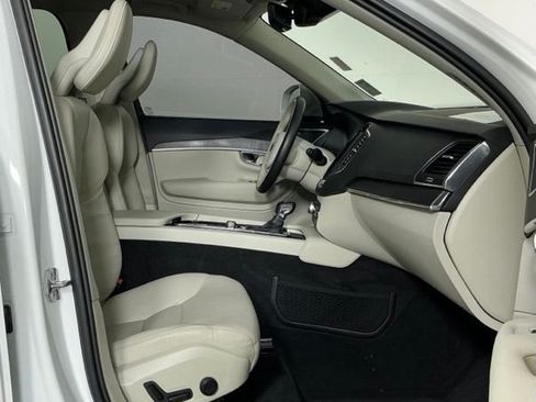 Used 2020 Volvo XC90 T5 Momentum FWD image 26