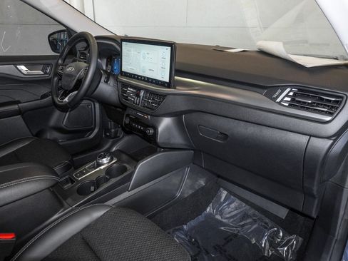 New 2025 Ford Escape SE w/ Class II Trailer Tow Package image 39