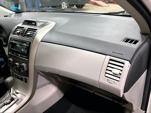 Used 2012 Toyota Corolla LE image 16