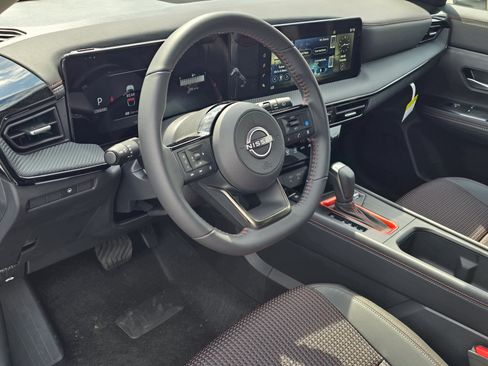 Used 2025 Nissan Kicks SR w/ Illumination Package AWD/4WD image 18