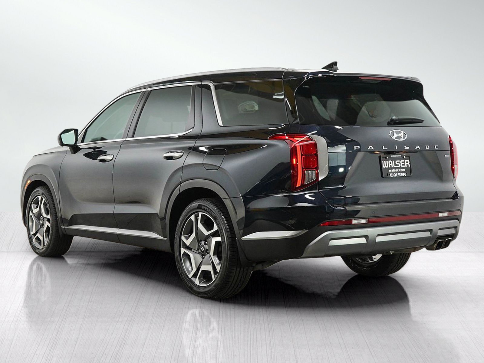 Used 2023 Hyundai Palisade SEL w/ Cargo Package AWD/4WD image 3