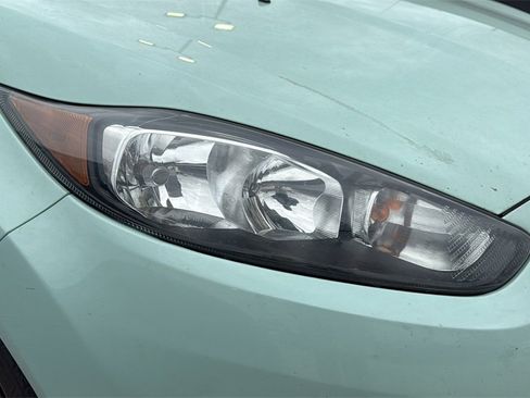 Used 2017 Ford Fiesta SE image 9