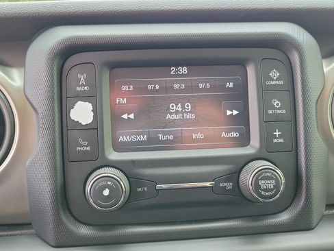 Used 2018 Jeep Wrangler Unlimited Sport AWD/4WD image 21