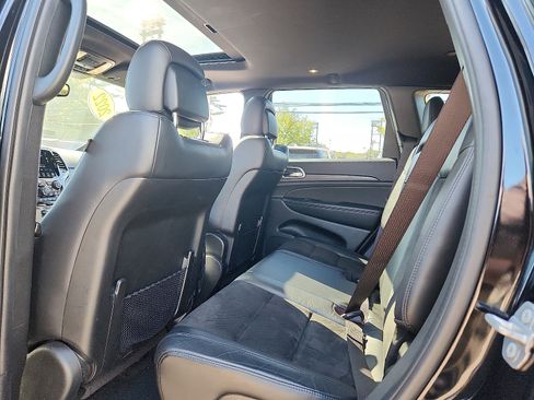 Used 2022 Jeep Grand Cherokee Laredo X image 10