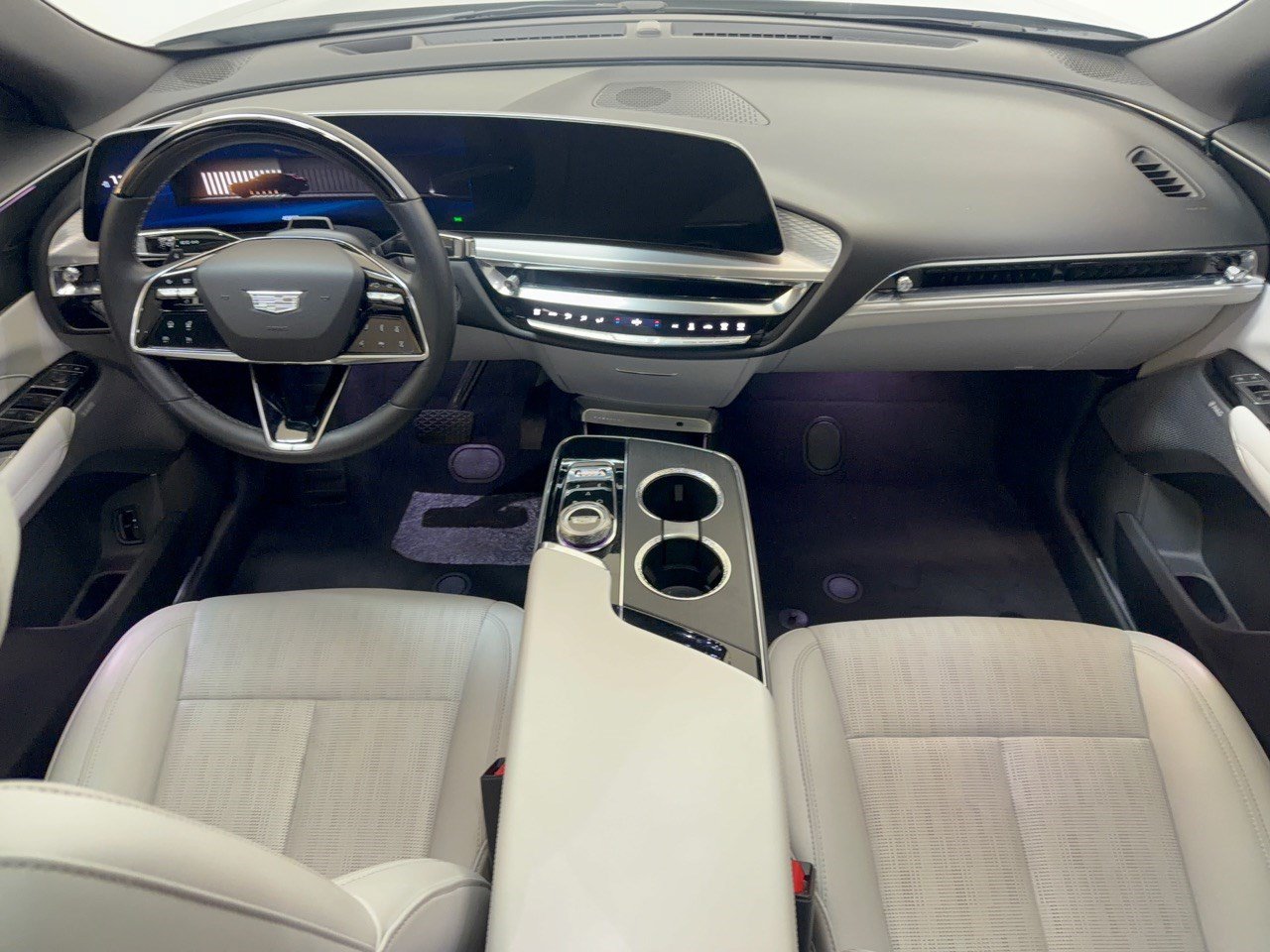 Used 2024 Cadillac Lyriq Luxury RWD image 17