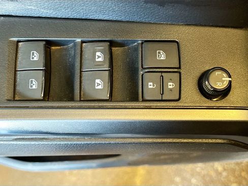 Used 2020 Toyota Tacoma TRD Sport w/ Technology Package RWD image 18