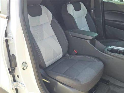 New 2026 Chevrolet Trax RS w/ Sunroof Package FWD image 16